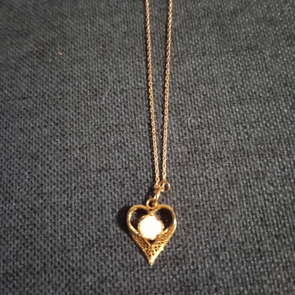 Source Unknown Gold Heart Necklace with Pearl Accent